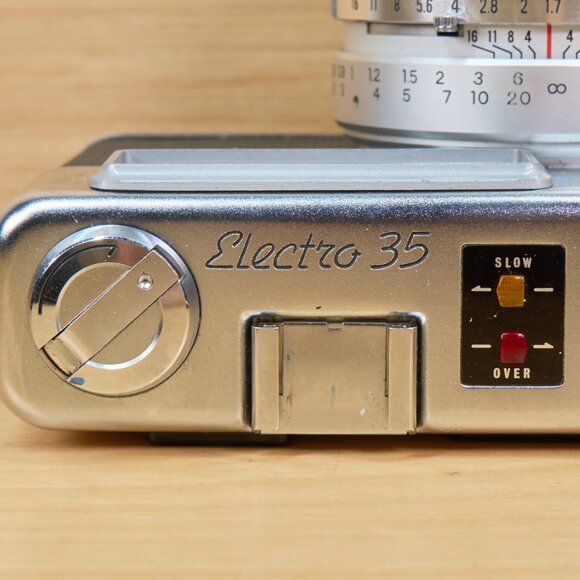 Yashica Electro 35 Vintage Rangefinder 35 mm Film Camera, Made in Japan - Picture 7 of 12